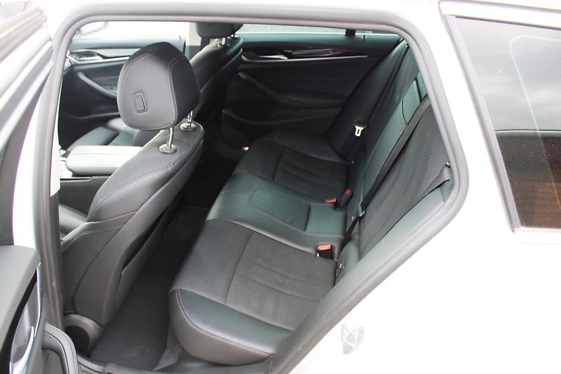 BMW Řada 5 (2019) 520d SPORT X-DRIVE LED KŮŽE - fotka 10 z 18