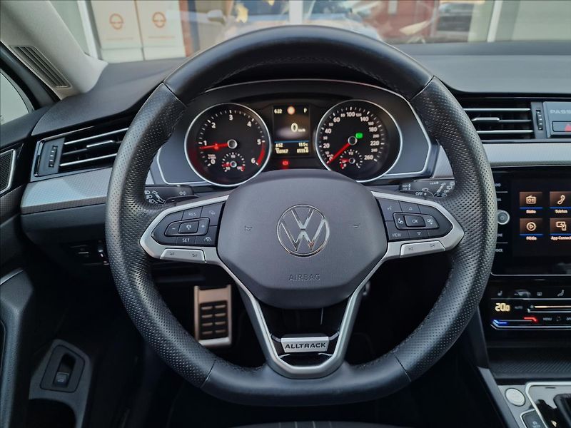 Volkswagen Passat 2.0TDI 147kW DSG Alltrack, ČR - fotka 21 z 50