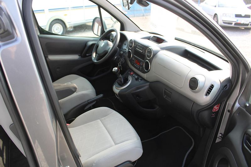 Peugeot Partner Tepee (2008) 1,6HDI KLIMA EL.OKNA PDC ESP - fotka 13 z 16