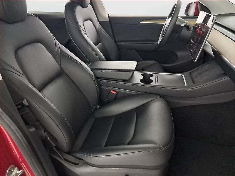Tesla Model Y (2022) Long Range AWD 79kWh, SoH 91% - fotka 9 z 28