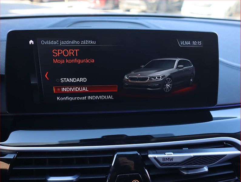 BMW Řada 5 (2017) Luxury Line 530d - fotka 21 z 21