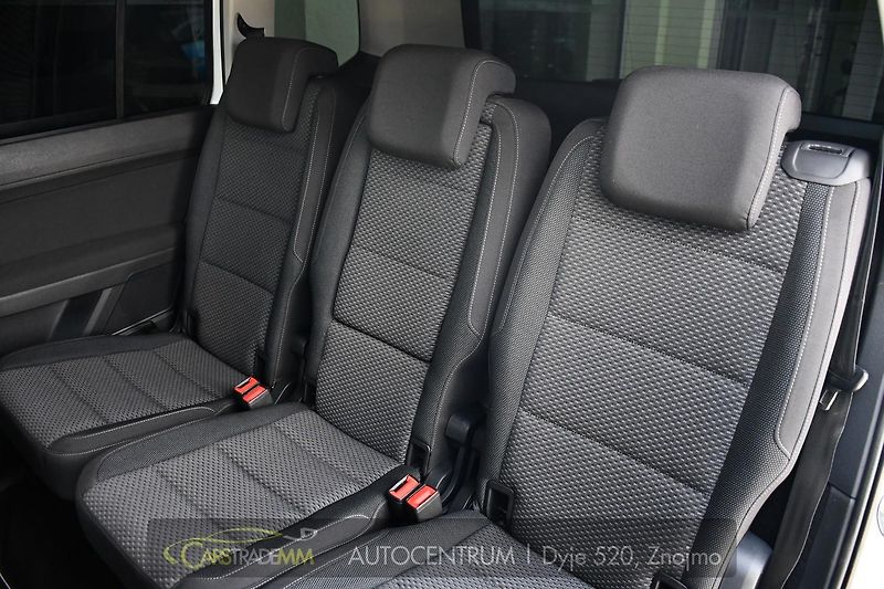Volkswagen Touran 1.6TDi DSG  - fotka 14 z 48