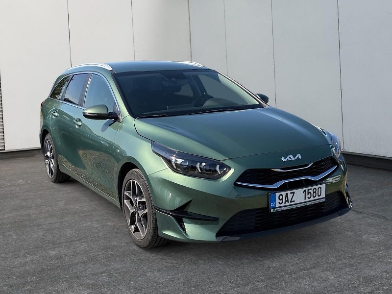 Kia Ceed (2023) TOP 1.5T-GDI 117kW DPH CZ - fotka 3 z 11