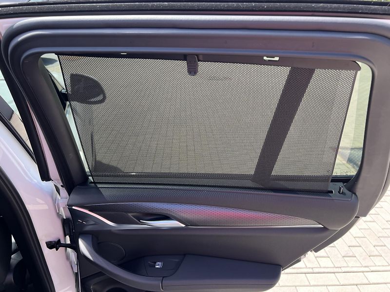 BMW X3 30e M Sport xDrive Laser - fotka 16 z 30