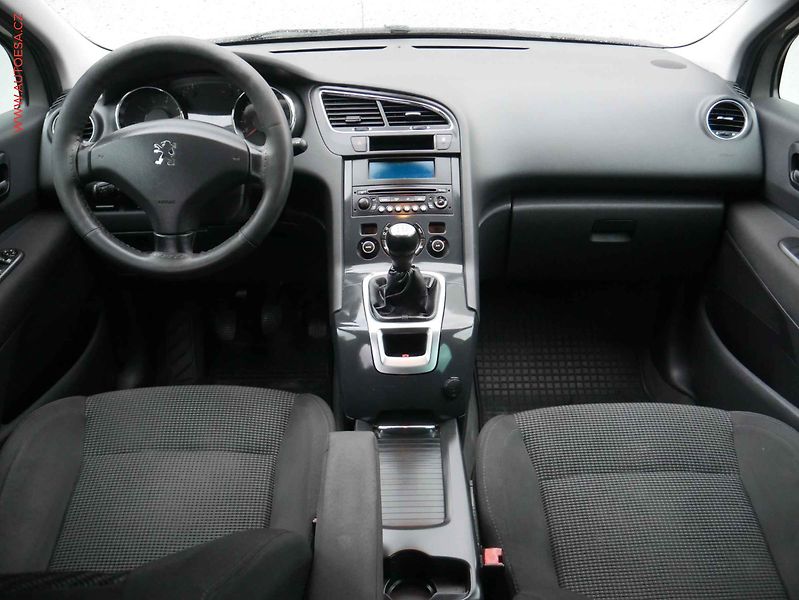 Peugeot 5008 (2012) 1.6 i, STK6/28 - fotka 8 z 15