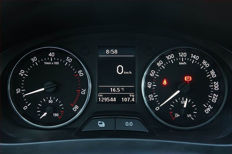 Škoda Rapid (2015) Spaceback 1.2 TSI - fotka 11 z 16