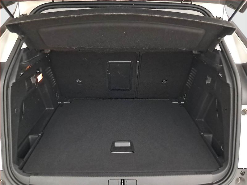 Peugeot 3008 (2018) 1.6 THP, Automat, Tempomat - fotka 14 z 20
