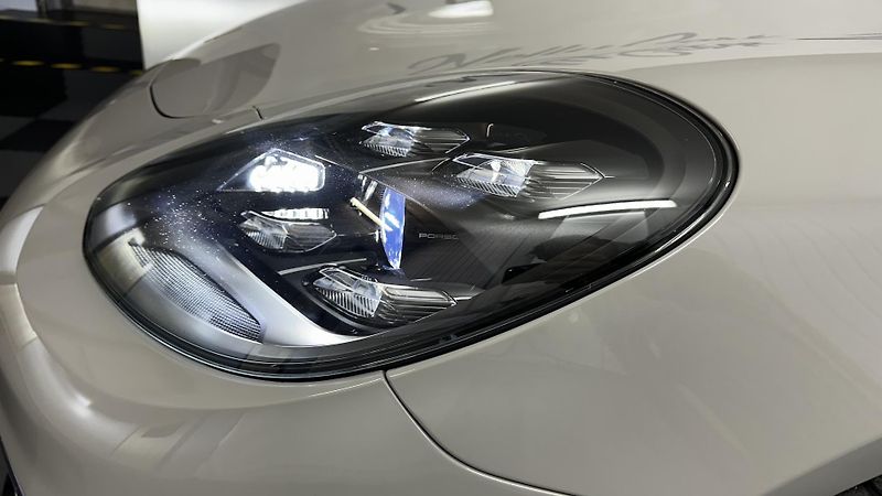Porsche Panamera TURBO S E-HYBRID 700 koní - fotka 14 z 51
