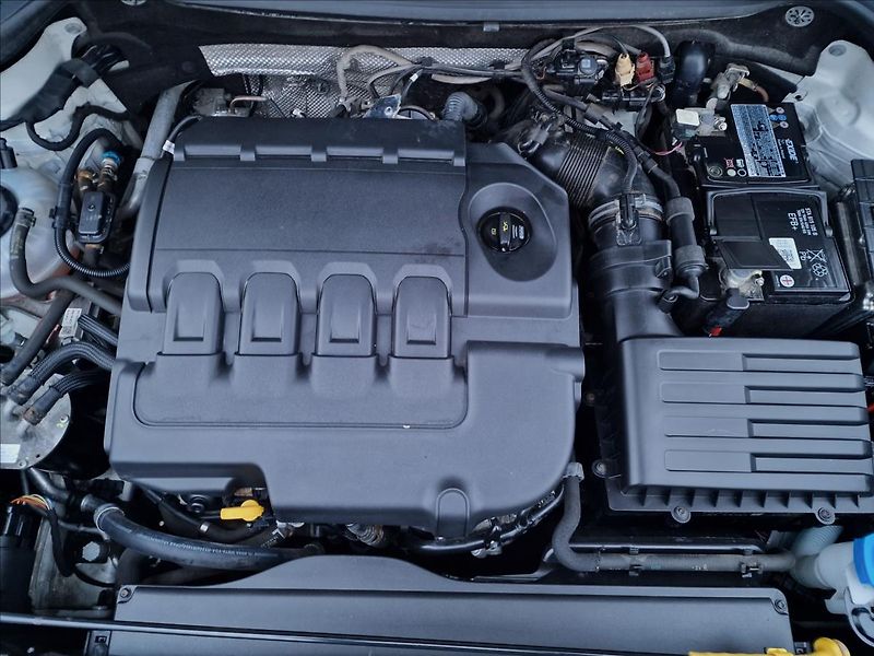 Škoda Karoq 2.0 TDI 110kW Style,ČR,1.Maj. - fotka 44 z 50