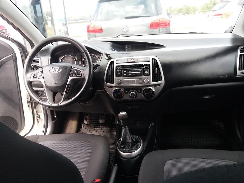 Hyundai i20 1.2i,62kW,KLIMA,SERV.KNÍŽKA - fotka 7 z 16