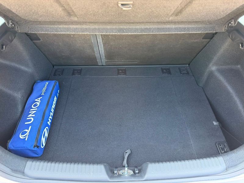 Hyundai i30 1.4CVVT 100 MAN6 Trikolor - fotka 6 z 25