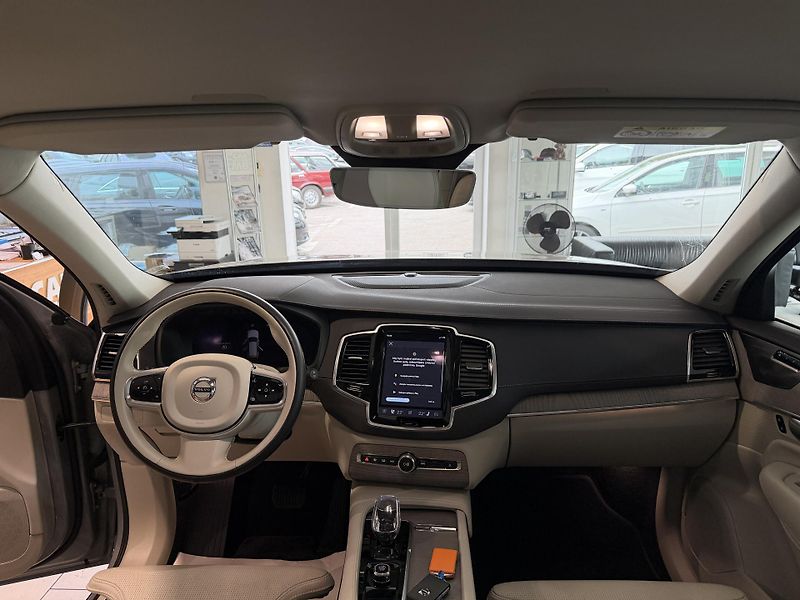 Volvo XC90 B6 AWD Ultimate Bright 7míst - fotka 18 z 30