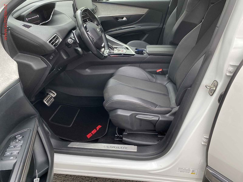 Peugeot 5008 (2023) 1.2 PT, GT, AT, LED, TZ - fotka 9 z 19