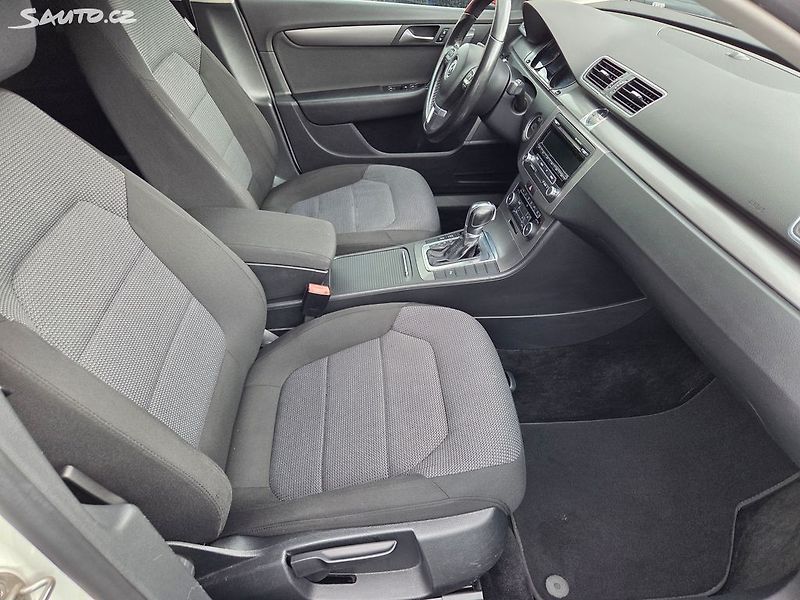 Volkswagen Passat (2011) 1.4i CNG Automat Nová STK - fotka 16 z 23