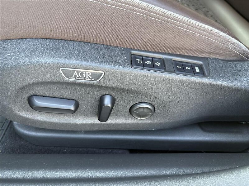 Opel Insignia 2,0 CDTi AWD AT8 Ultimate GS - fotka 21 z 31
