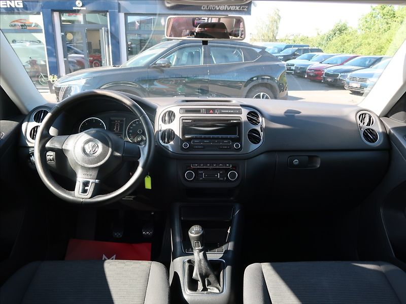 Volkswagen Tiguan 2,0 TDi,103kW,NovéČR,Aut.klima - fotka 15 z 21
