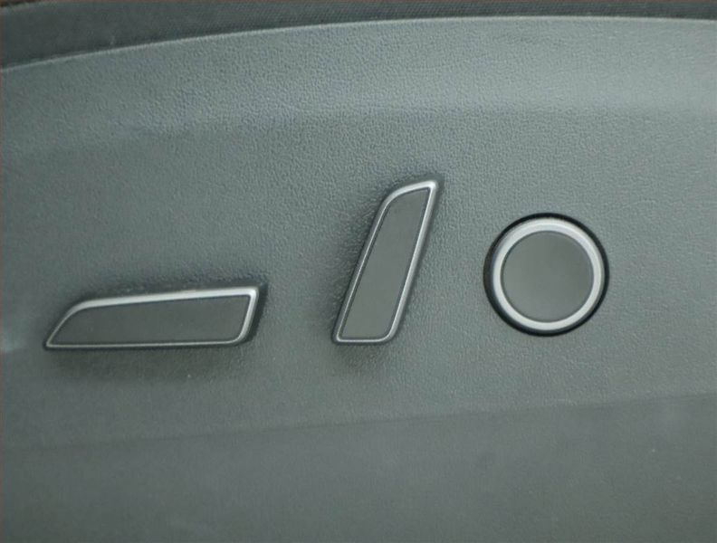 Tesla Model Y (2022) Long Range AWD 79kWh, SoH 91% - fotka 19 z 23