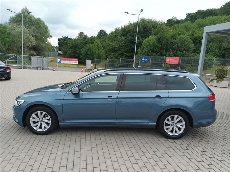 Volkswagen Passat 2,0 TDI,110kw,LED,SERVIS,TAŽNÉ - fotka 8 z 49