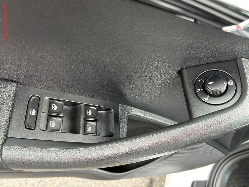 Škoda Octavia (2018) 1.4 TSI, 2.maj,ČR, autoAC - fotka 11 z 19