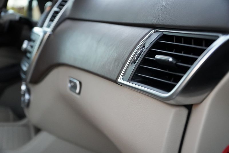Mercedes-Benz Třídy M 350 CDi 4MATIC AMG - fotka 20 z 45