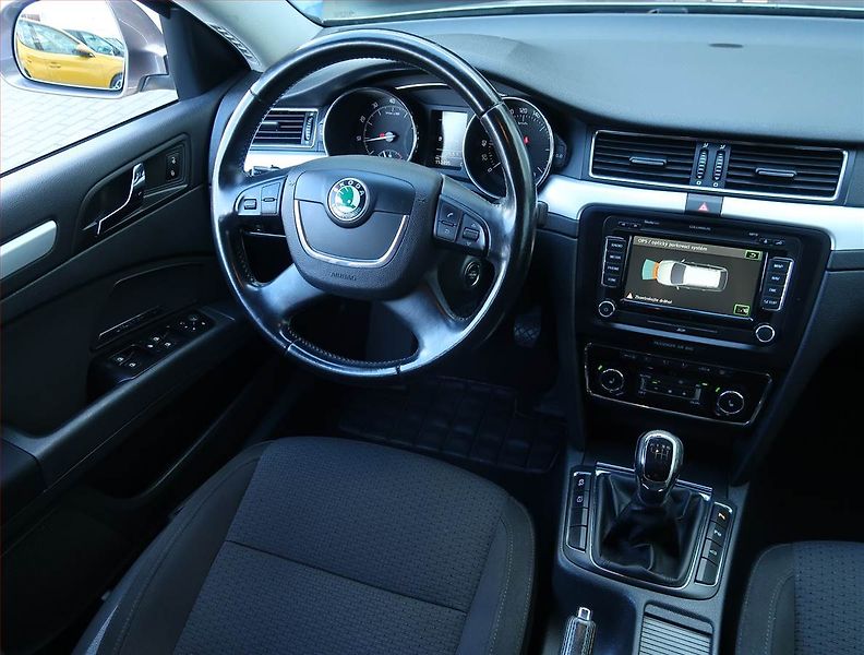 Škoda Superb (2012) 1.8 TSI, 4X4, Serv.kniha - fotka 7 z 22