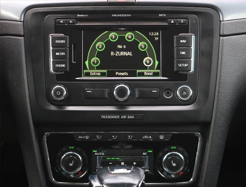 Škoda Superb (2011) Comfort 2.0 TDI, Automat, Navi - fotka 12 z 19