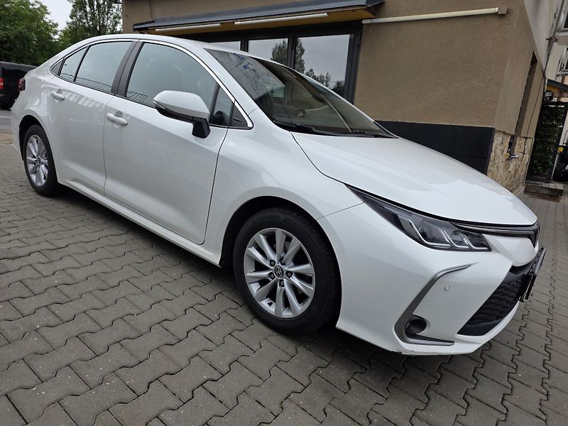 Toyota Corolla 1.8-HYBRID-AUT-1.MAJITEL-DPH - fotka 4 z 12