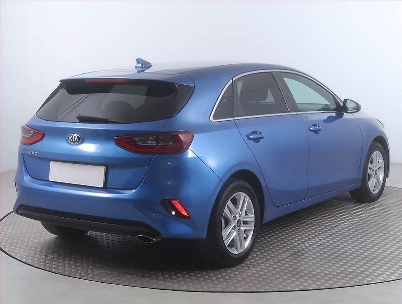 Kia Ceed (2020) Gold 1.0 T-GDI, Serv.kniha - fotka 5 z 16