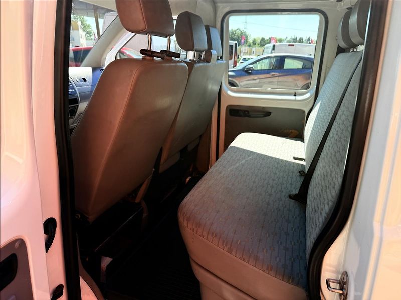 Volkswagen Transporter 2,0 TDi 4Motion - fotka 17 z 30