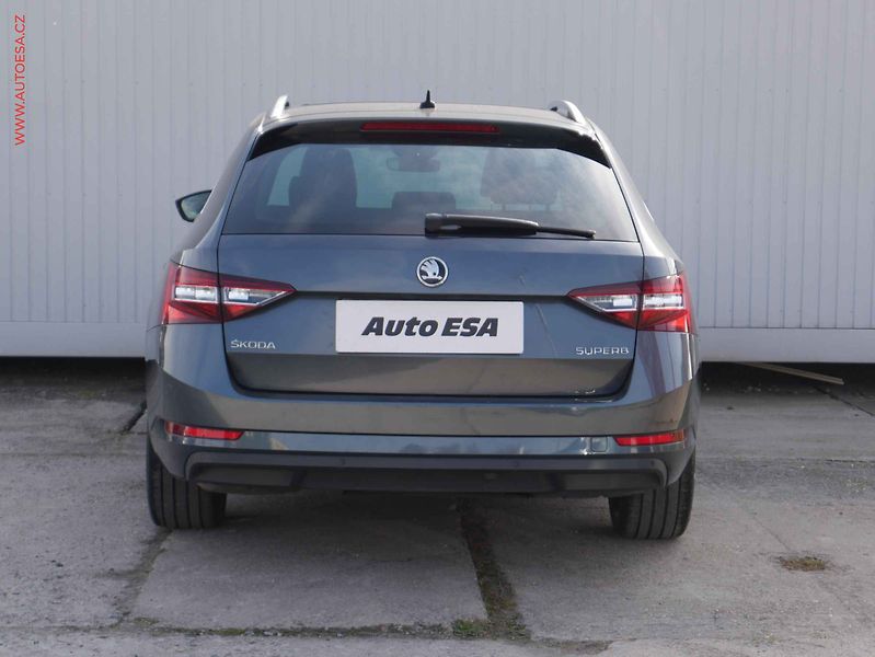 Škoda Superb (2015) 2.0 TDi, 1.maj, DSG, navi - fotka 5 z 20