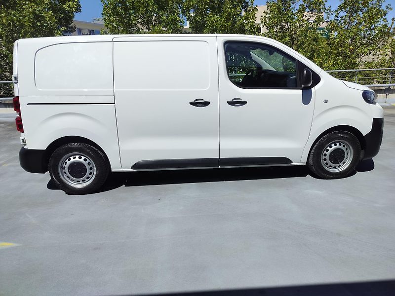Peugeot Expert 1.5 BlueHDI - fotka 8 z 24