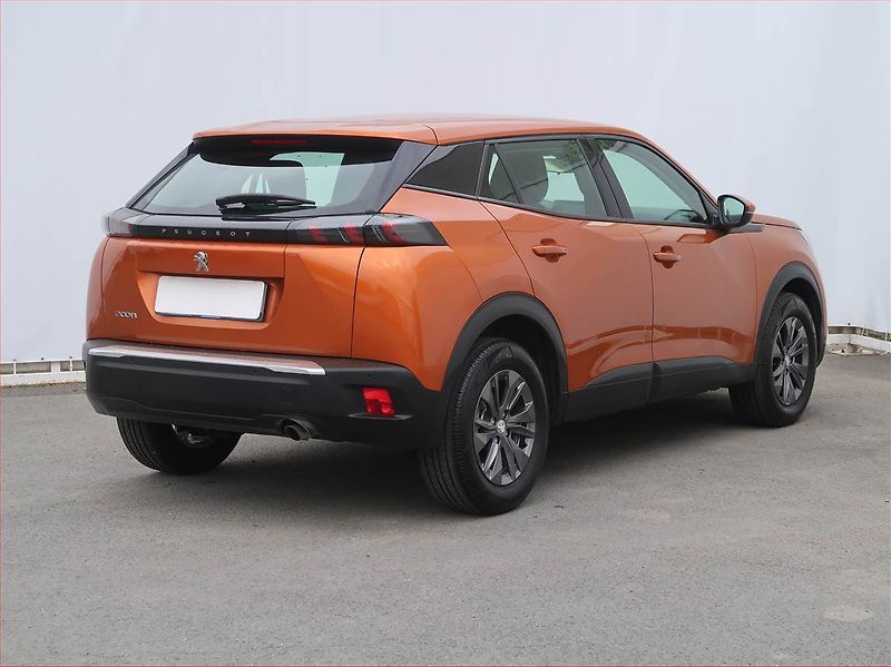 Peugeot 2008 (2021) 1.2 PureTech, ČR,1.maj - fotka 5 z 17