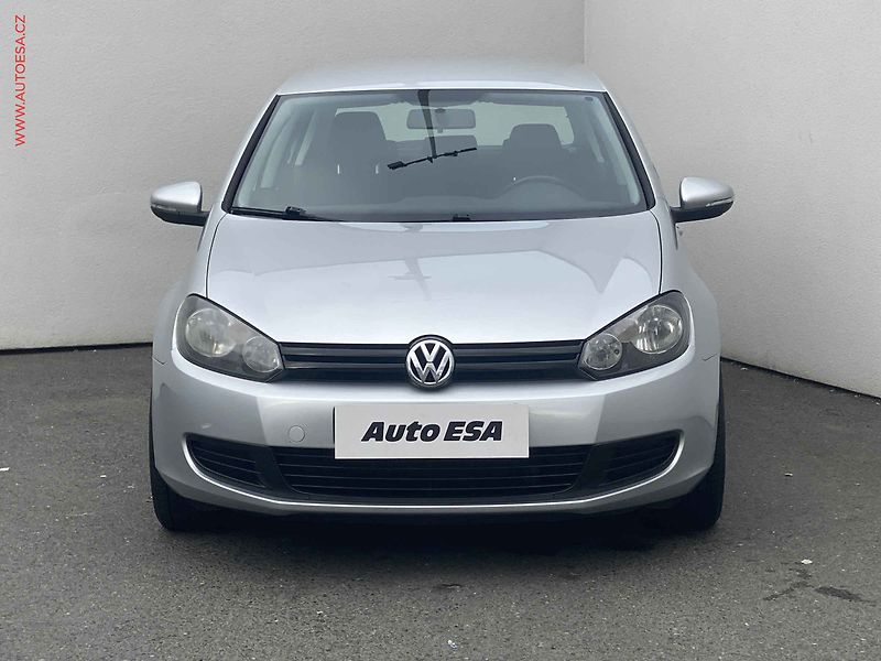Volkswagen Golf (2011) 1.2TSi, ČR, AC - fotka 2 z 17