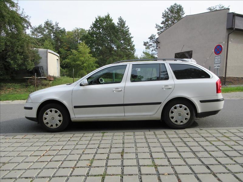 Škoda Octavia 1,6 i, 85Kw, Klima, Tažné. Nov - fotka 6 z 29
