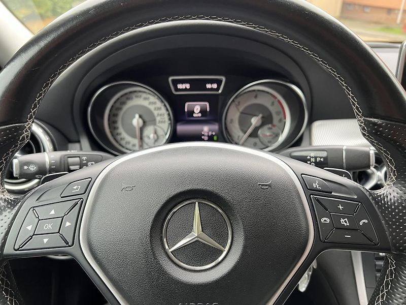 Mercedes-Benz GLA (2014) 200d 4Matic Urban-ODPOČET DPH - fotka 20 z 27