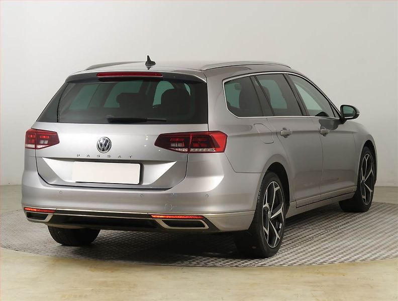 Volkswagen Passat (2019) 1.5 TSI - fotka 5 z 25