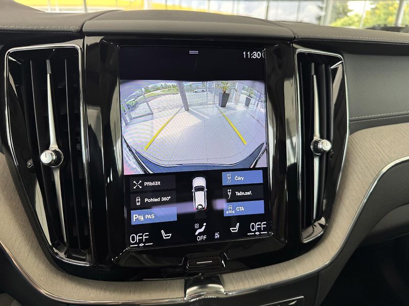 Volvo XC60 T8 AWD*Recharge*REZERVACE! - fotka 21 z 36