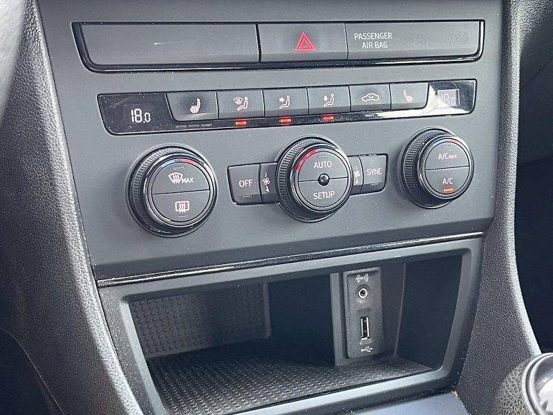 Seat Leon (2018) 1.2 TSI 63 kW Reference - fotka 12 z 31