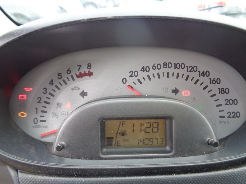Subaru Justy 1,0 - fotka 10 z 12
