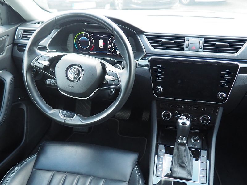 Škoda Superb (2021) 1.4 iV Hybrid L&K DSG Webasto - fotka 21 z 48