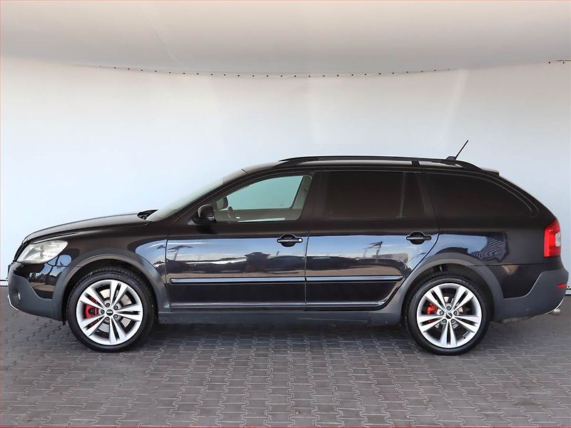 Škoda Octavia (2011) Scout 2.0 TDI, 4X4, Automat - fotka 3 z 21