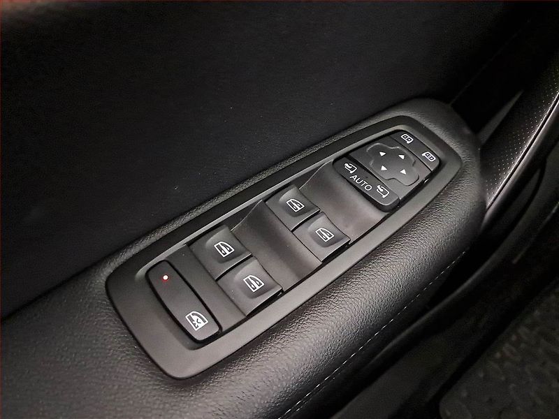 Renault Mégane (2017) 1.2 TCe, Navi, Tempomat - fotka 17 z 17