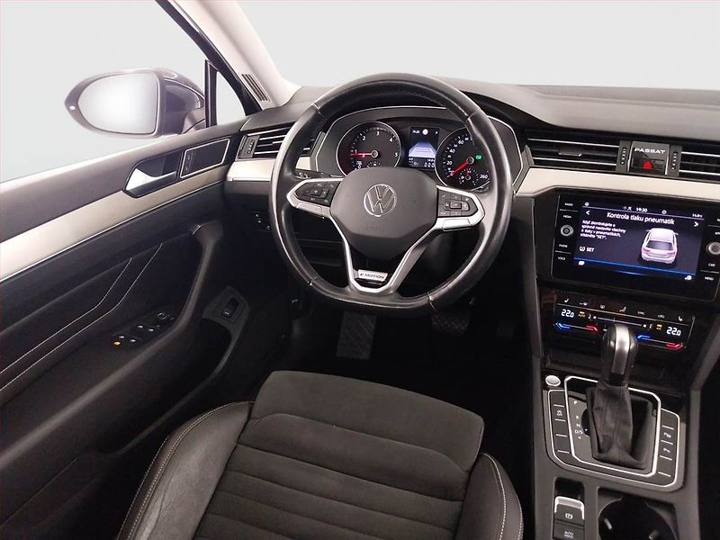Volkswagen Passat (2022) Elegance 2.0 TDI, 4X4 - fotka 7 z 23