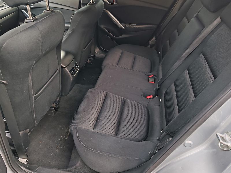 Mazda 6 2.2 kombi - fotka 12 z 20