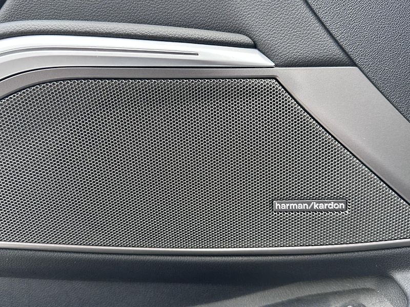 BMW Řada 3 320d xDrive M-Sport Touring - fotka 29 z 33