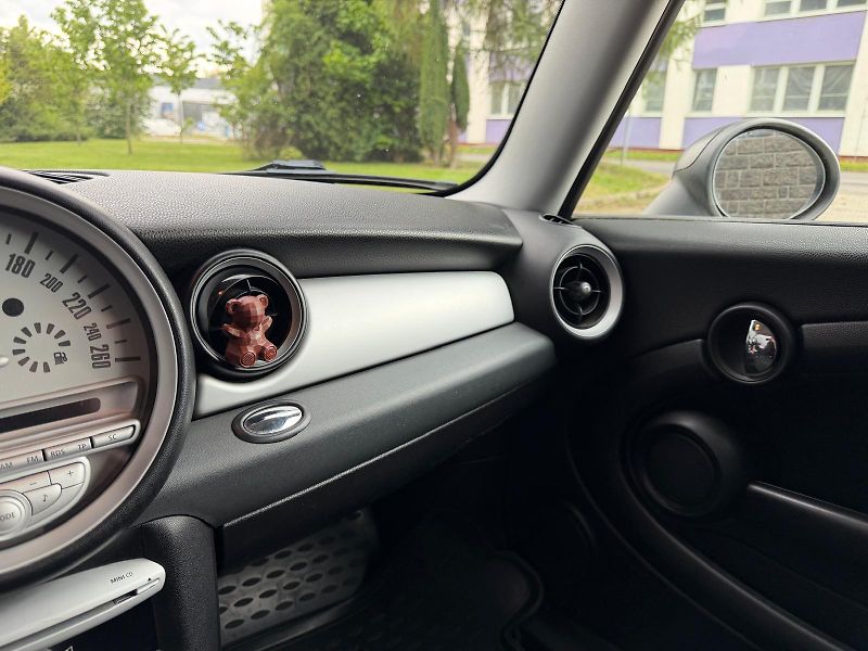 Mini One 1,6i  - fotka 18 z 19