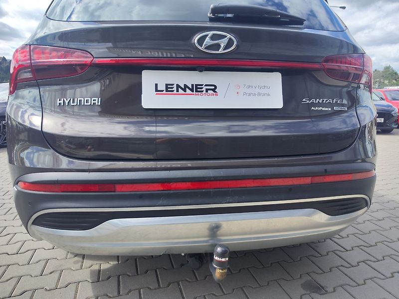 Hyundai Santa Fe 2.2 CRDI/148kW Style PRM DCT 4 - fotka 11 z 38