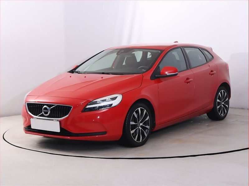 Volvo V40 (2019) 1.5 T3, Automat, Serv.kniha - fotka 2 z 19