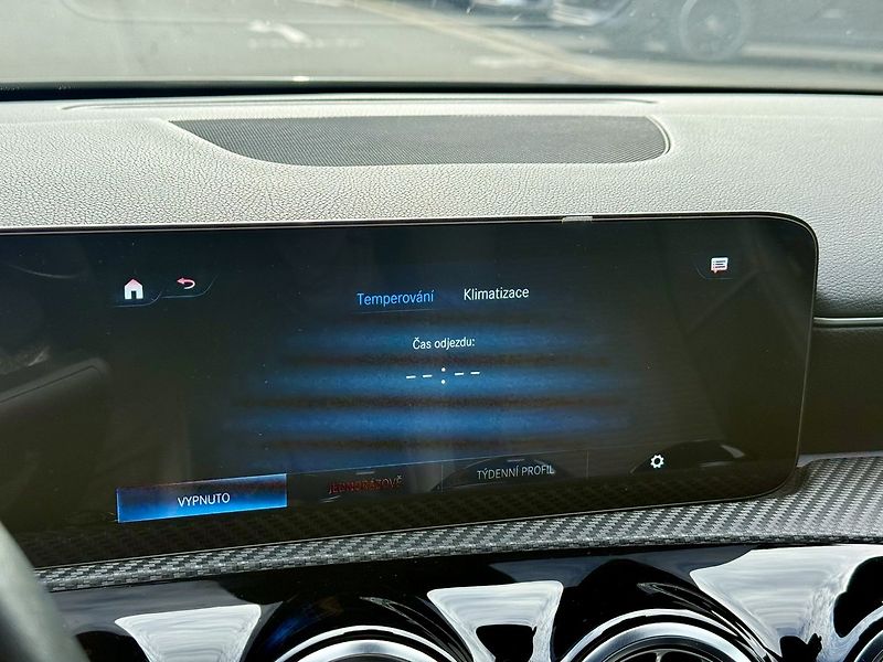 Mercedes-Benz CLA (2022) 250 e - fotka 29 z 38