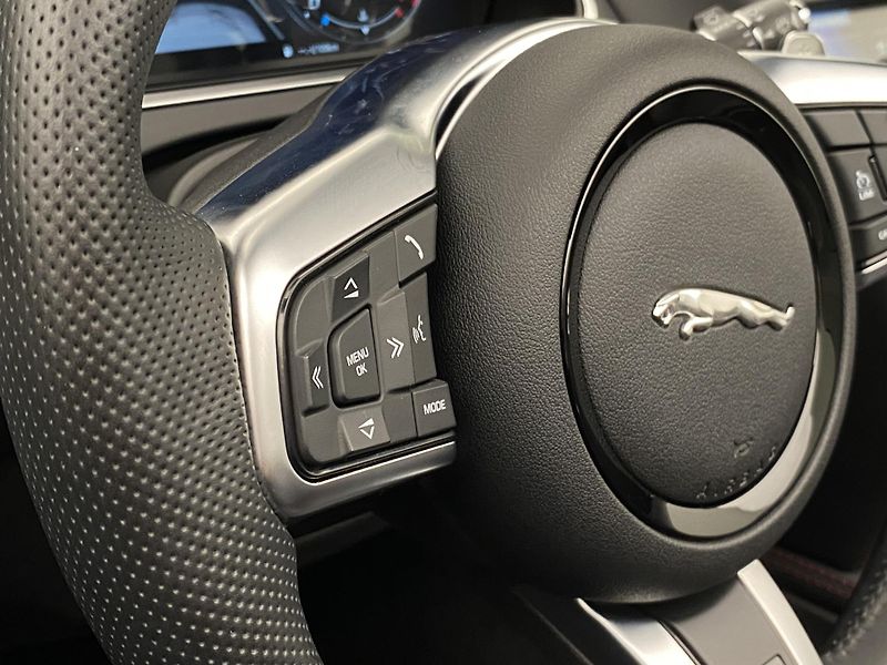 Jaguar F-Type SVR 5.0 423kW AWD AUT  - fotka 18 z 49